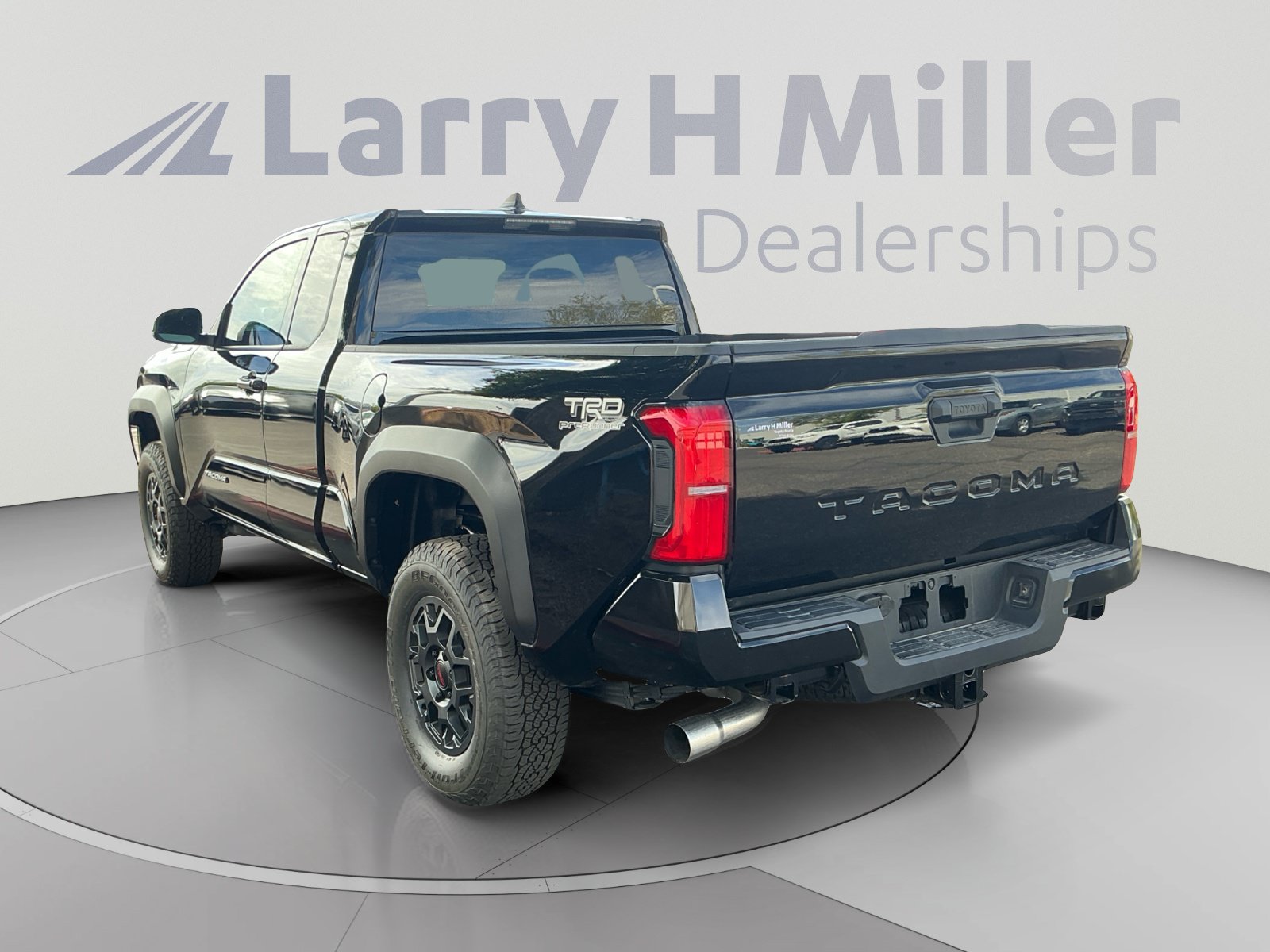 Used 2026 Toyota Tacoma SR5 RWD image 2