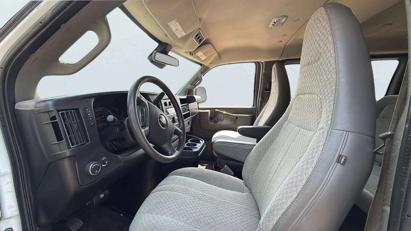 Used 2020 Chevrolet Express 3500 LT w/ LT Preferred Equipment Group RWD image 13