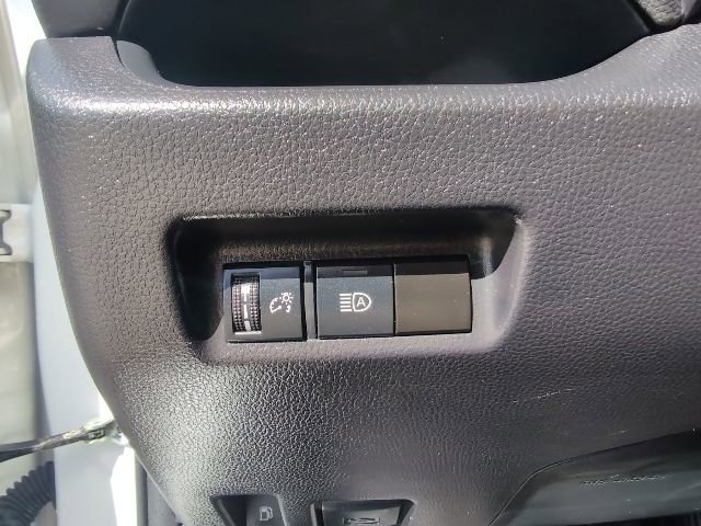 Used 2025 Toyota RAV4 XLE image 17