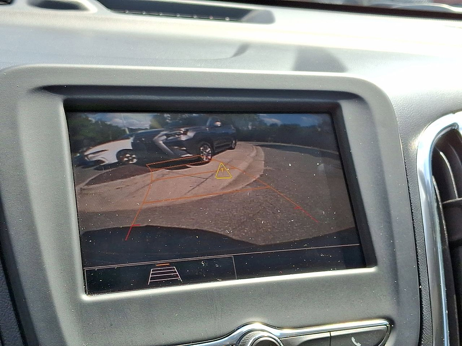 Used 2022 Chevrolet Equinox LT image 15