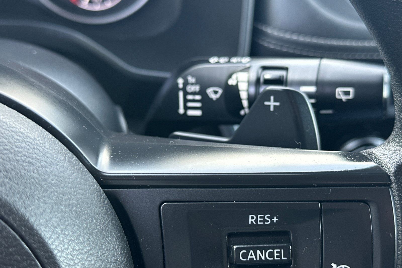 Used 2024 Nissan Rogue S image 38