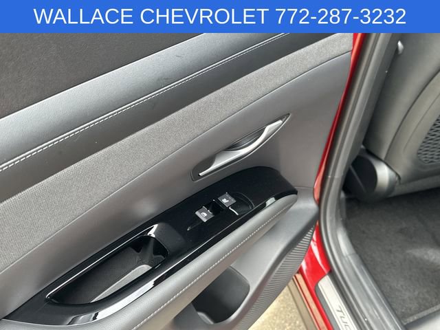 Used 2025 Hyundai Tucson Limited FWD image 12