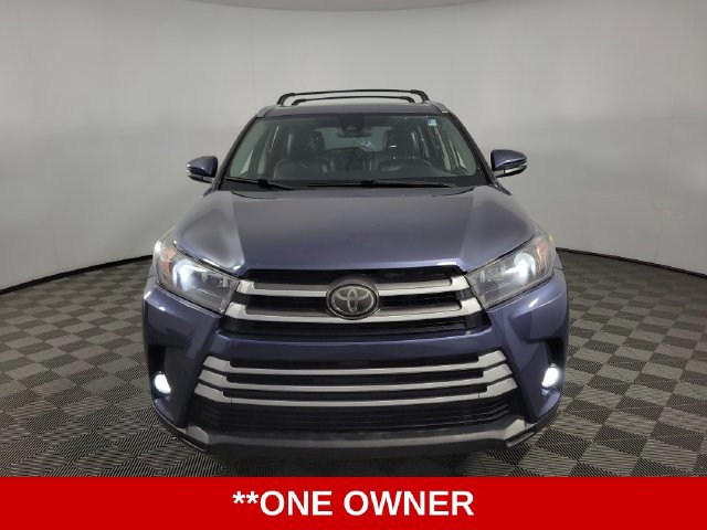 Used 2017 Toyota Highlander XLE AWD/4WD image 3