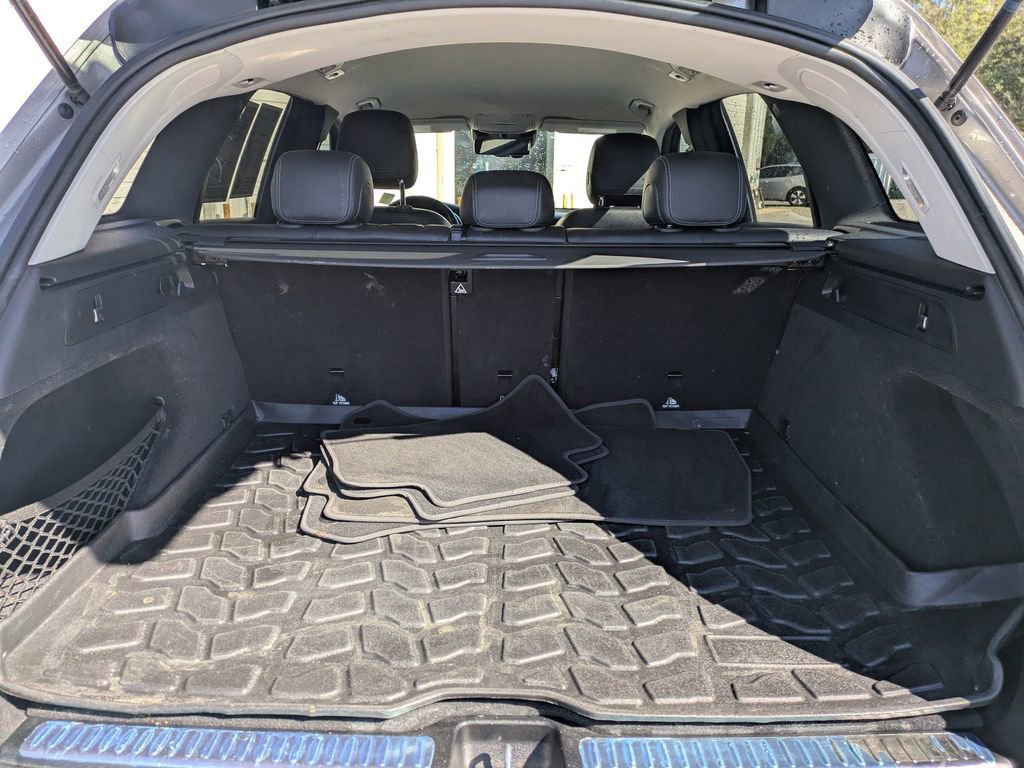 Used 2021 Mercedes-Benz GLC 300 w/ Multimedia Package image 11