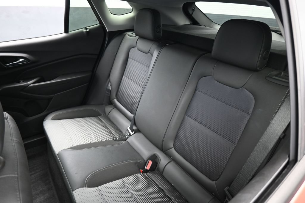 Used 2024 Chevrolet Trax LT w/ Driver Confidence Package FWD image 33