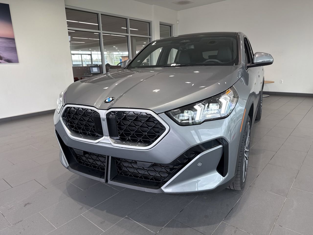 Used 2025 BMW X2 xDrive28i w/ Technology Package image 3