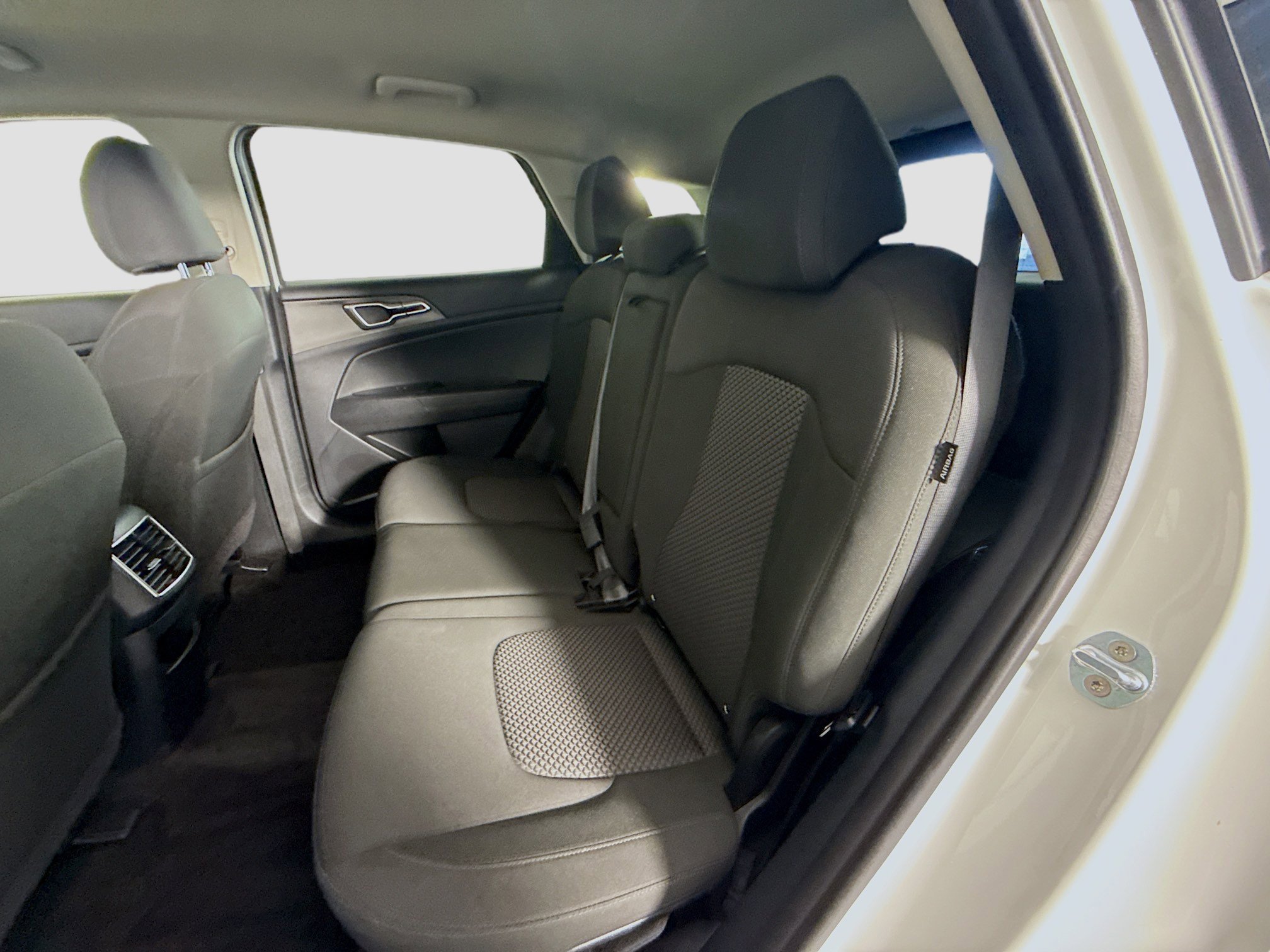 Used 2025 Kia Sportage LX image 24