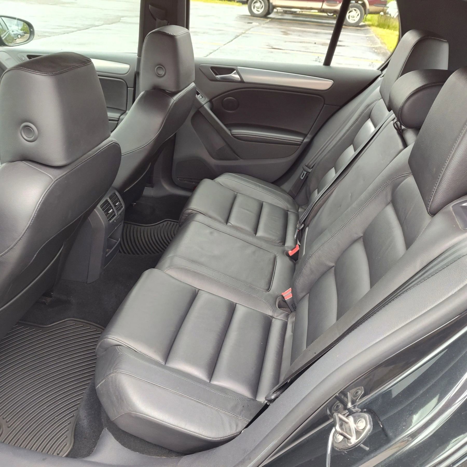 Used 2012 Volkswagen Golf 4-Door AWD/4WD image 13