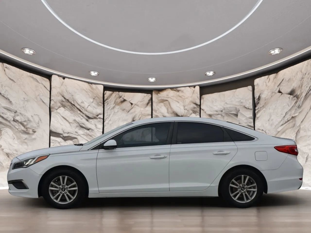 Used 2016 Hyundai Sonata SE w/ Cargo Package image 4