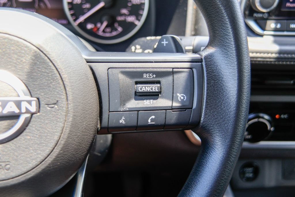 Used 2024 Nissan Rogue S FWD image 13