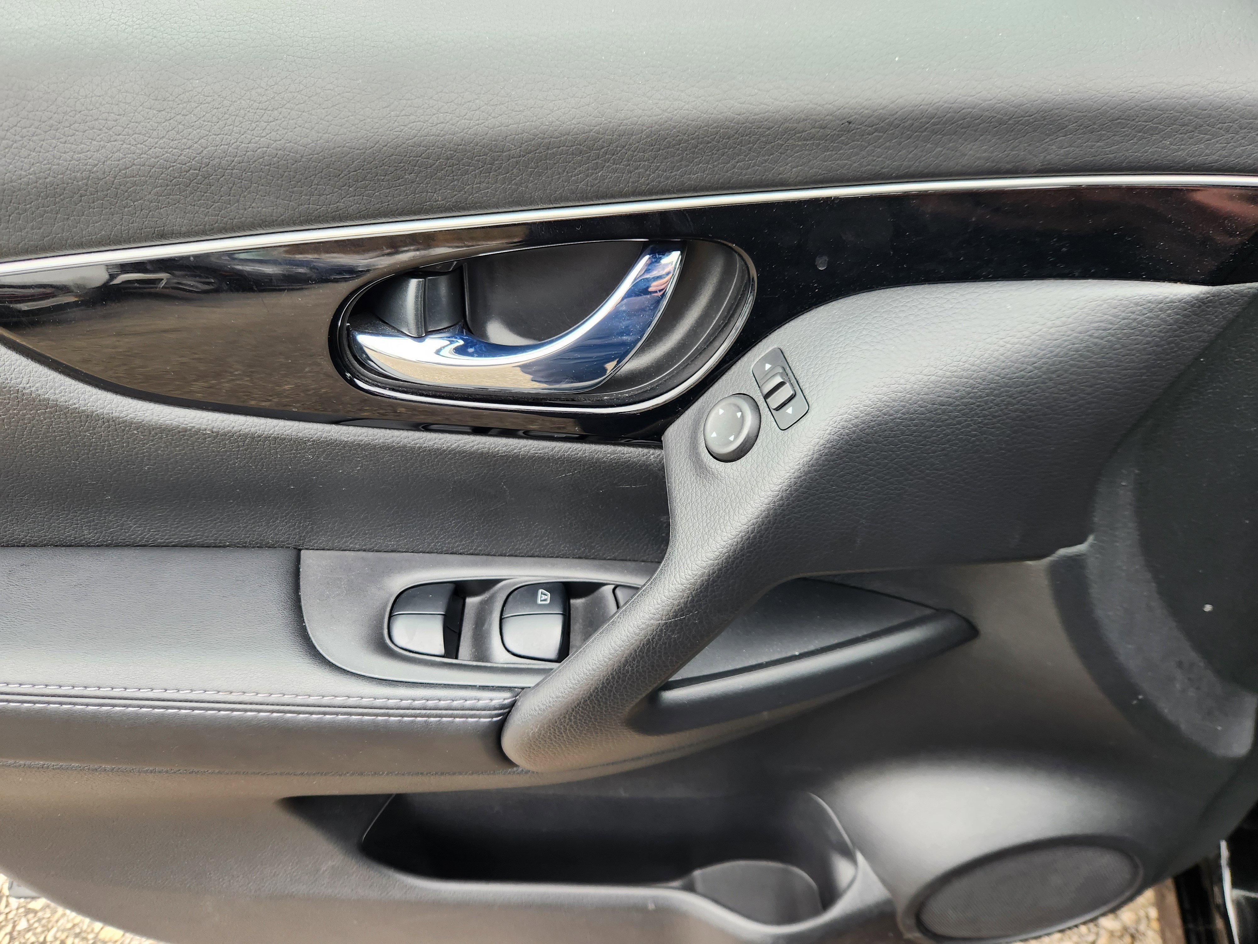 Used 2019 Nissan Rogue Sport SL image 17