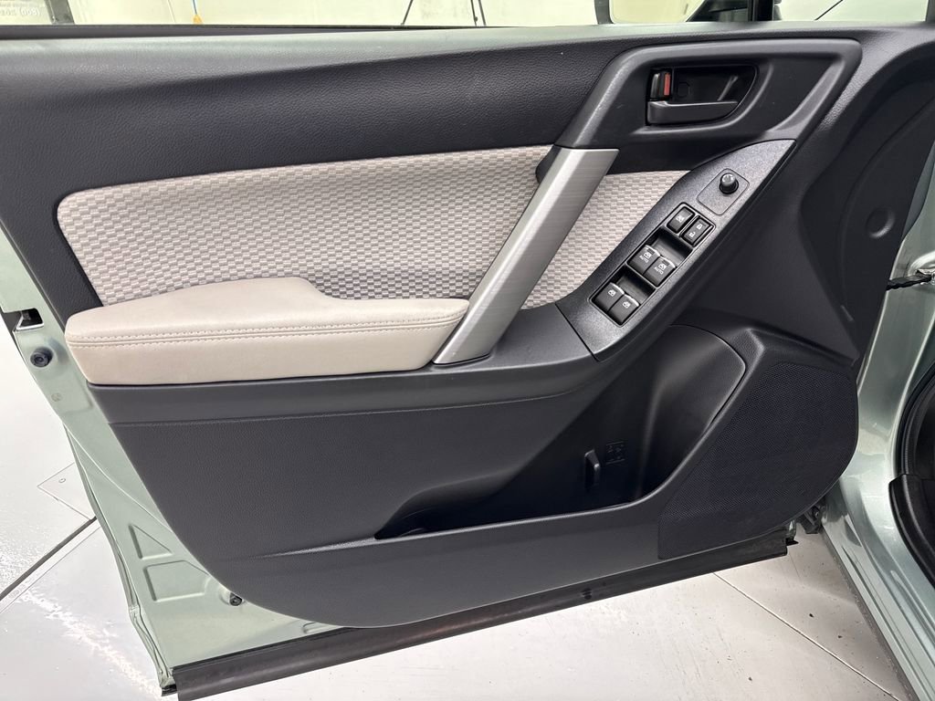 Used 2018 Subaru Forester 2.5i Premium image 11