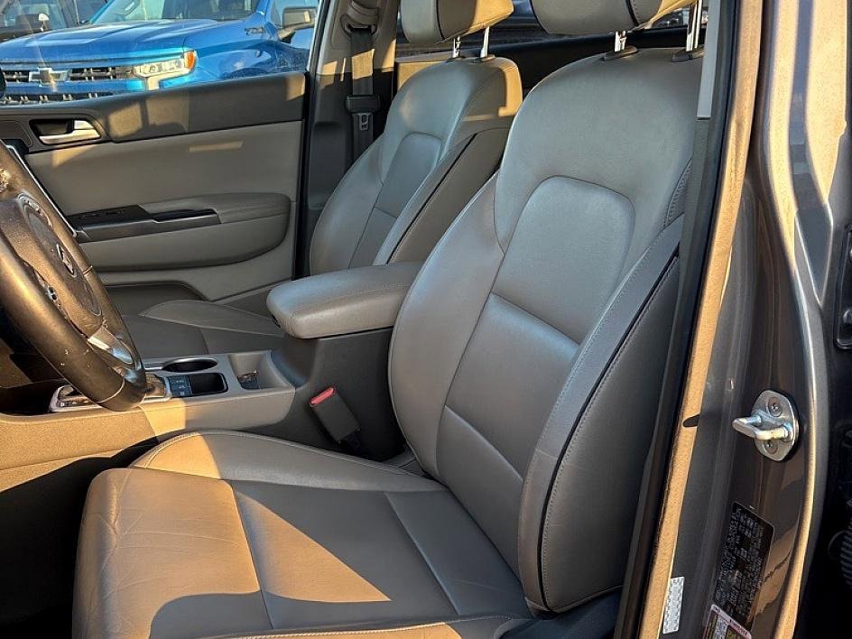 Used 2017 Kia Sportage EX image 5