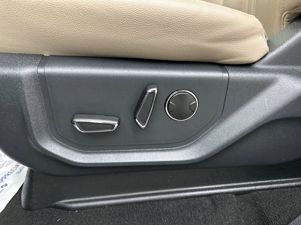 Used 2024 Ford Expedition Max Limited image 10