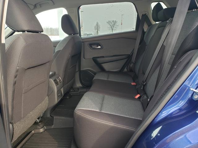 Used 2022 Nissan Rogue SV image 12