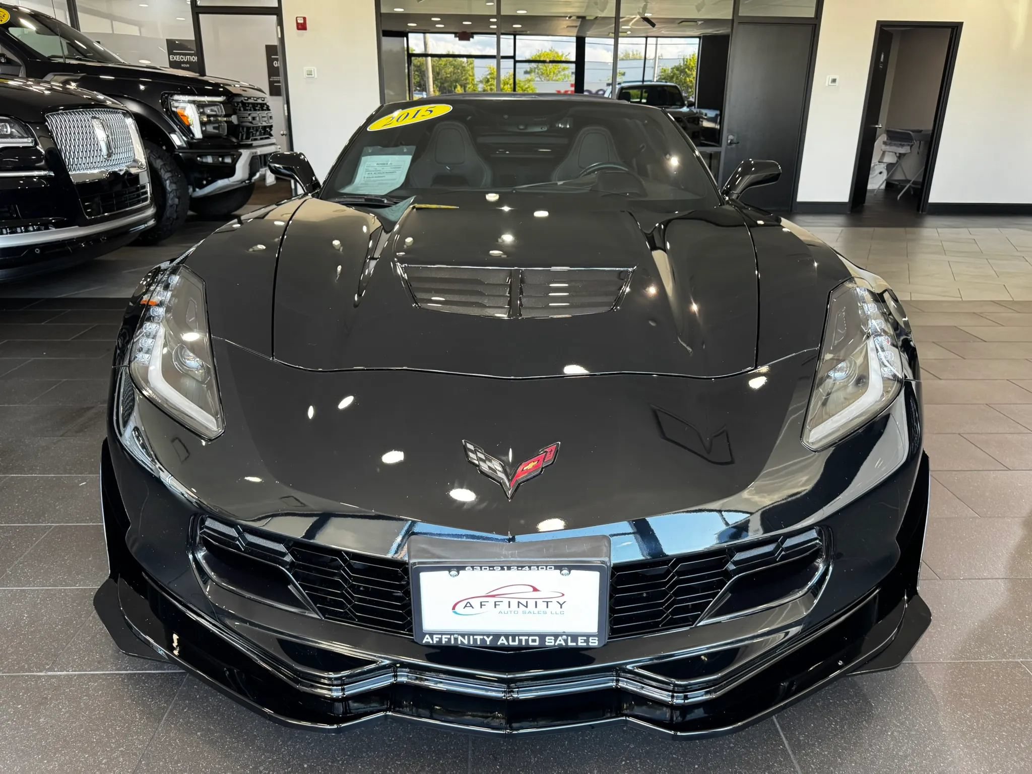 Used 2015 Chevrolet Corvette Z06 w/ 3LZ Preferred Equipment Group RWD image 8