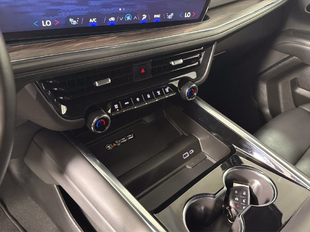 Certified 2025 Chevrolet Suburban LT AWD/4WD image 26