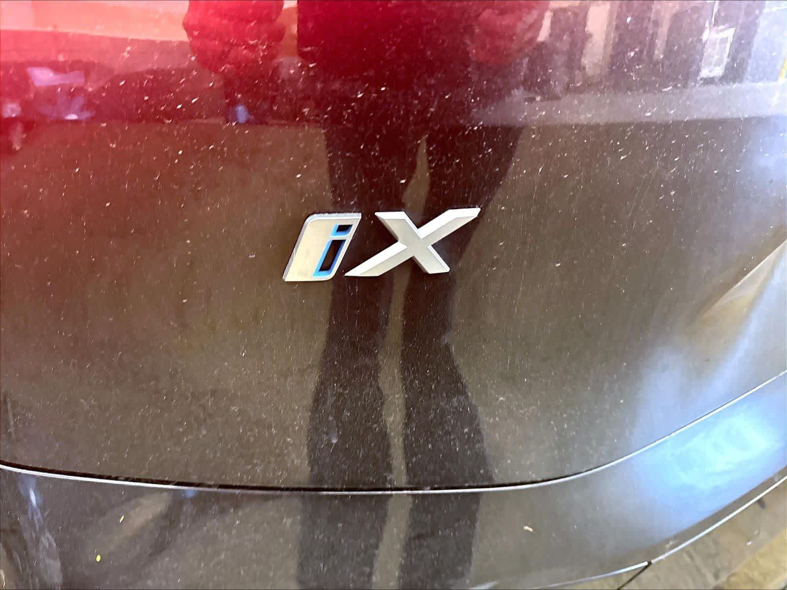 Used 2024 BMW iX xDrive50 w/ Sport Package AWD/4WD image 11