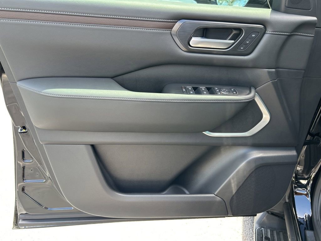 New 2026 Nissan Armada Platinum RWD image 18