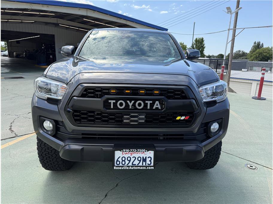 Used 2022 Toyota Tacoma TRD Off-Road w/ Technology Package AWD/4WD image 3