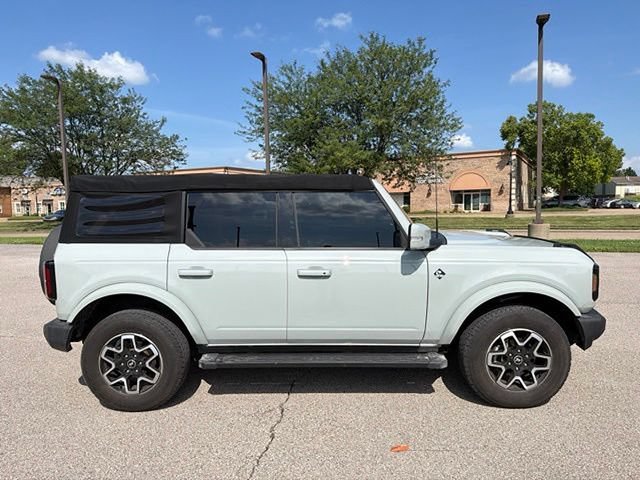 Used 2022 Ford Bronco Outer Banks AWD/4WD image 7