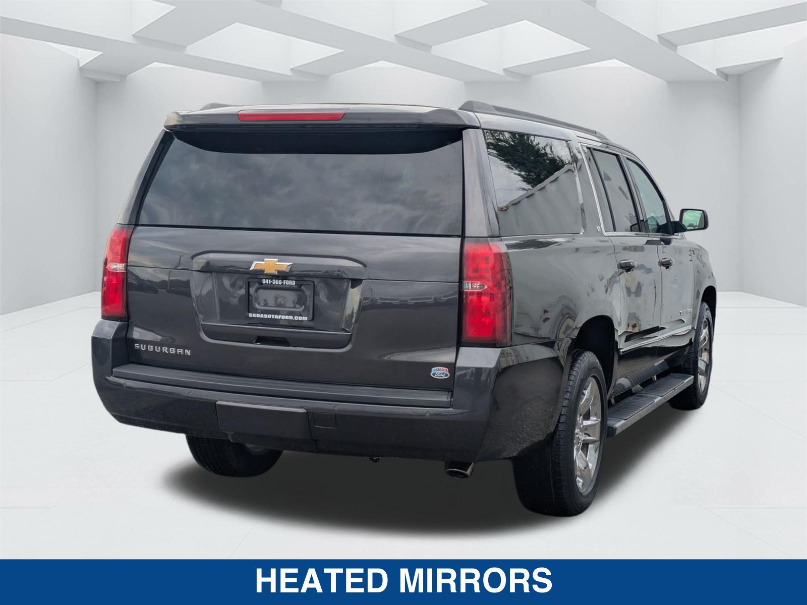 Used 2017 Chevrolet Suburban LT w/ LT Signature Package RWD image 5