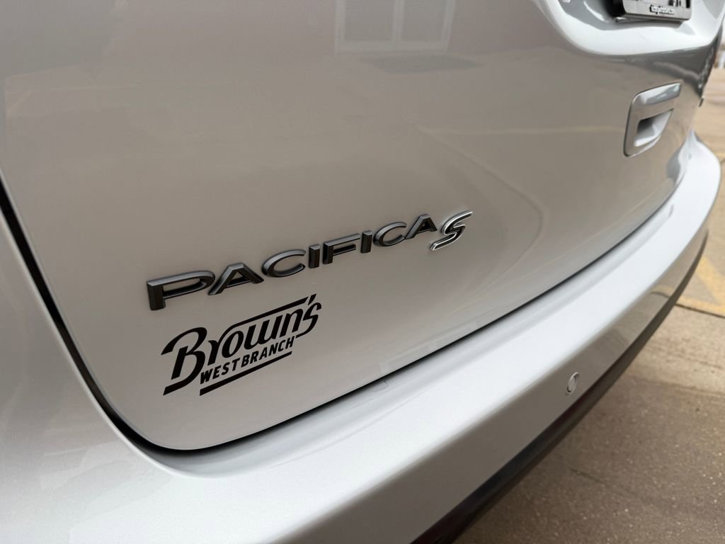New 2026 Chrysler Pacifica Select w/ S Appearance Package AWD/4WD image 10