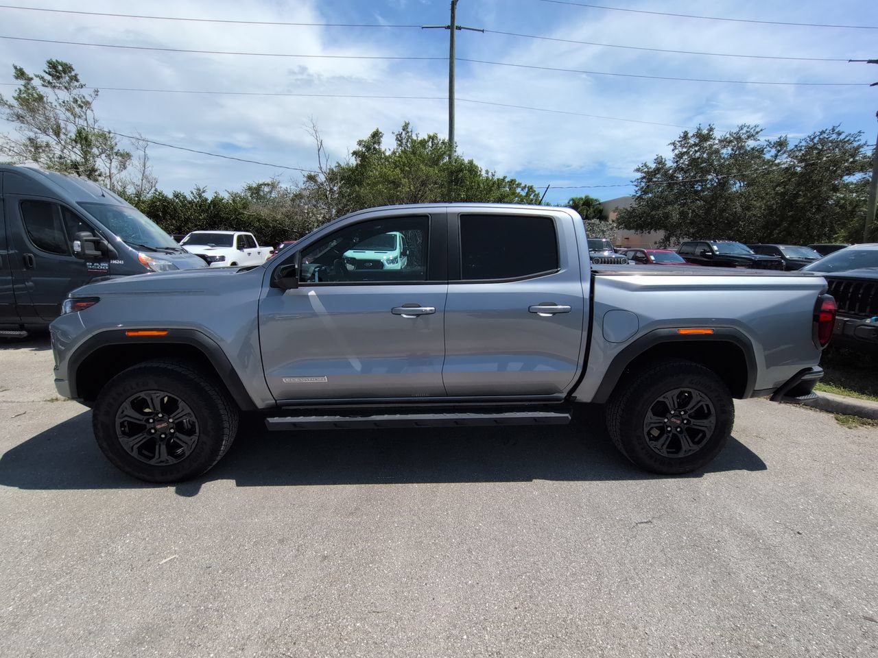 Used 2025 GMC Canyon Elevation w/ Technology Package RWD image 8