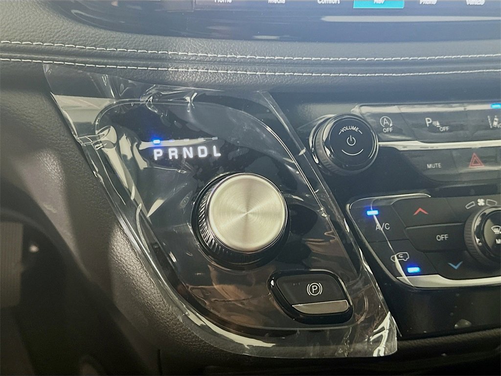 New 2026 Chrysler Pacifica Select image 12