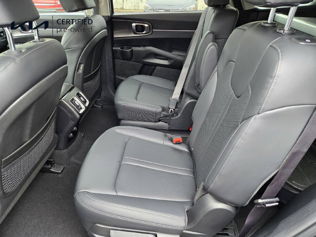 Certified 2023 Kia Sorento EX FWD image 12