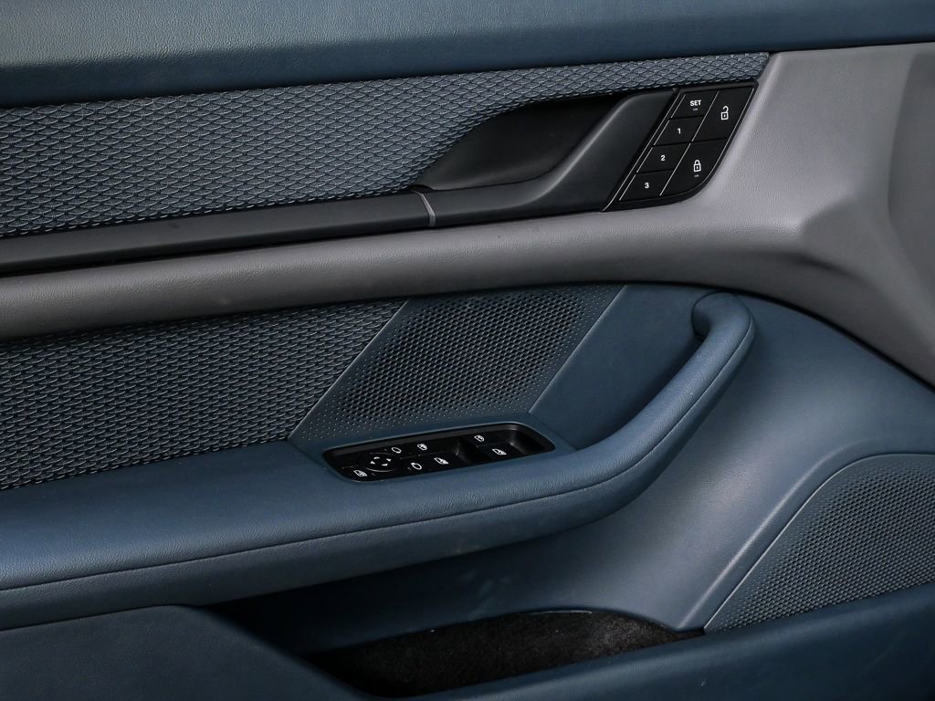 Certified 2022 Porsche Taycan 4S AWD/4WD image 6