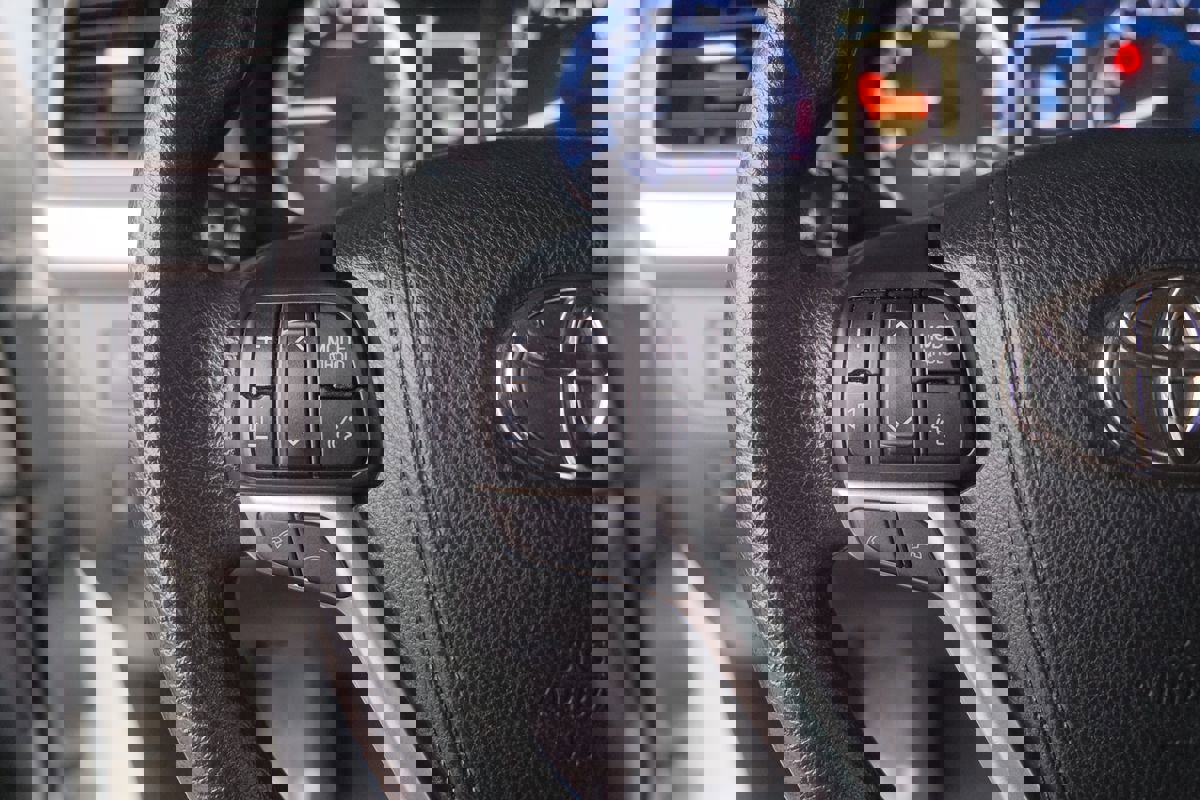 Used 2017 Toyota Highlander LE image 17