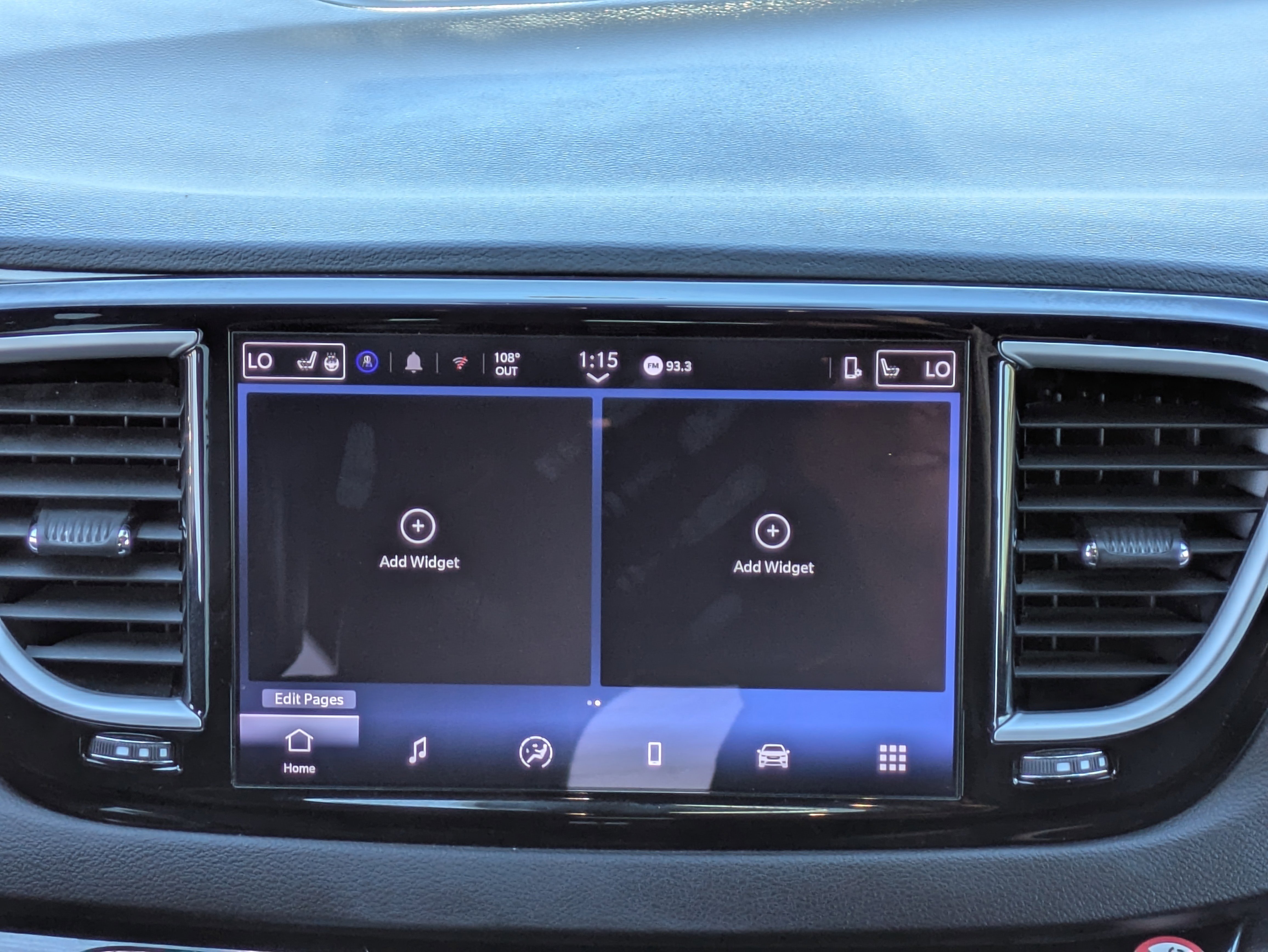 Used 2025 Chrysler Pacifica Select image 20