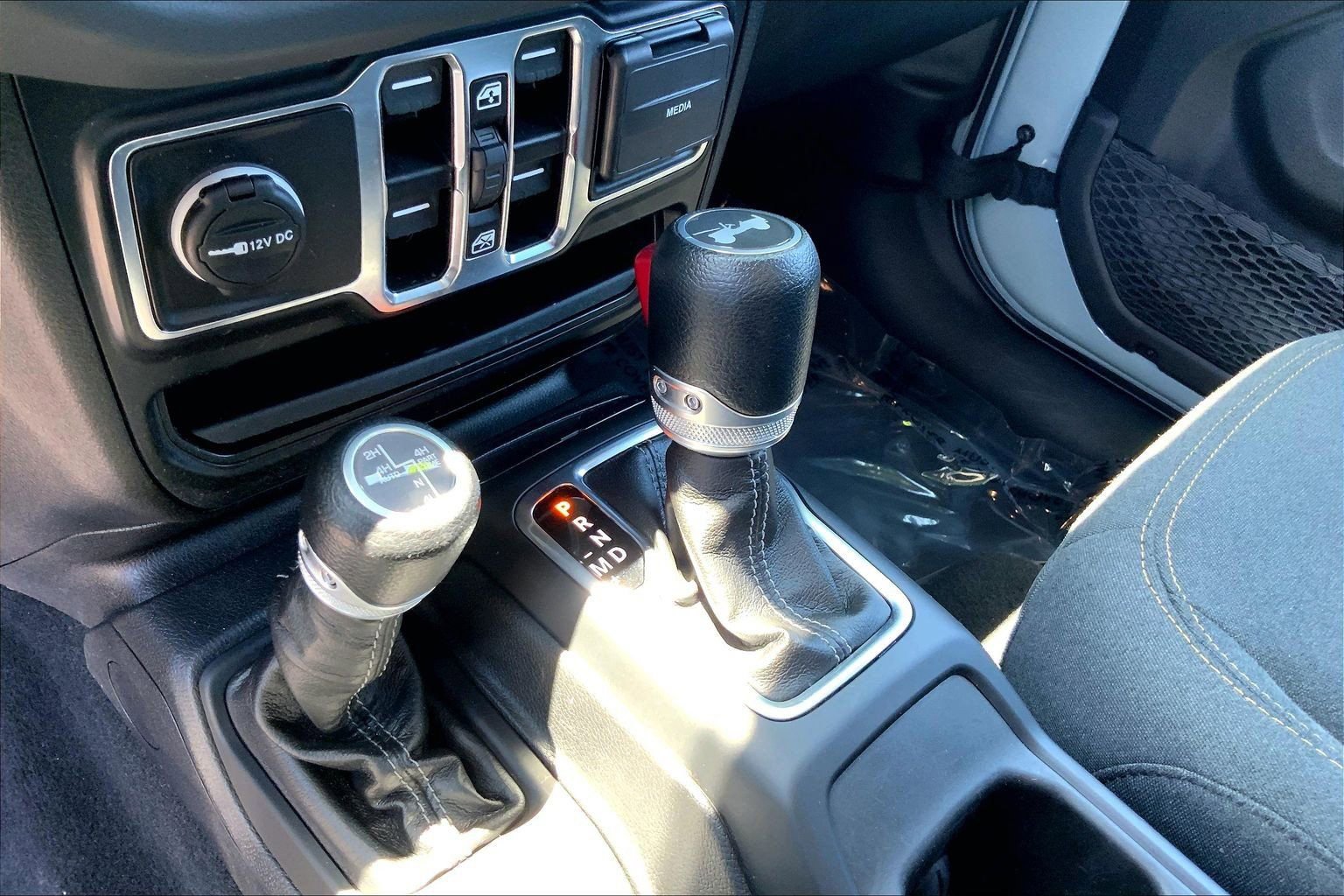 Used 2024 Jeep Wrangler Unlimited Sahara AWD/4WD image 12