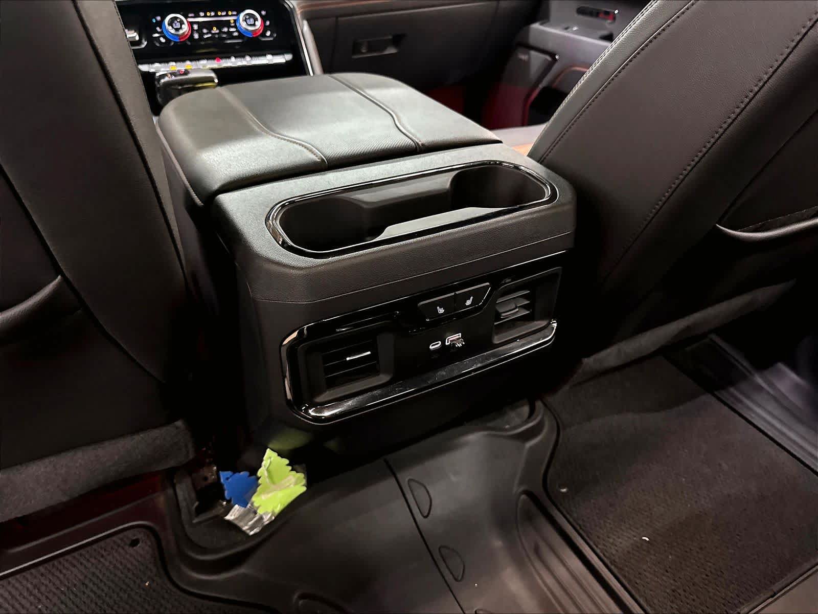 Used 2023 GMC Sierra 1500 AT4 w/ AT4 Premium Package AWD/4WD image 37