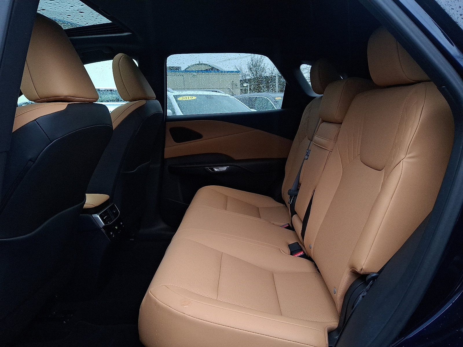 Used 2024 Lexus RX 350 Premium w/ Accessory Package (Z1) image 10