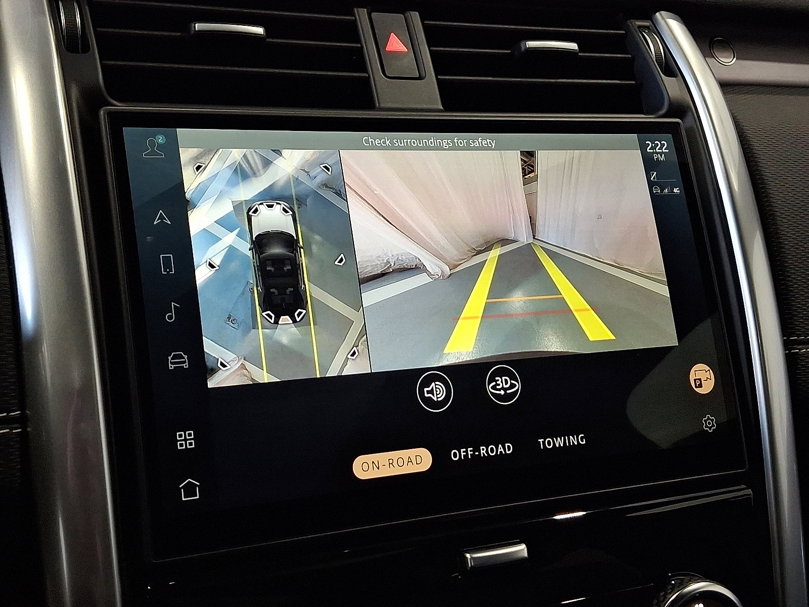 Certified 2025 Land Rover Discovery Dynamic SE image 19