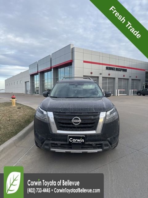 Used 2025 Nissan Pathfinder SL image 9