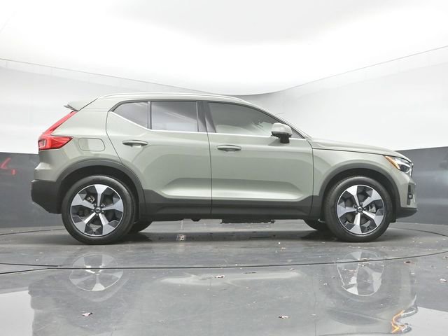Used 2023 Volvo XC40 B5 Plus w/ Protection Package Premier image 41