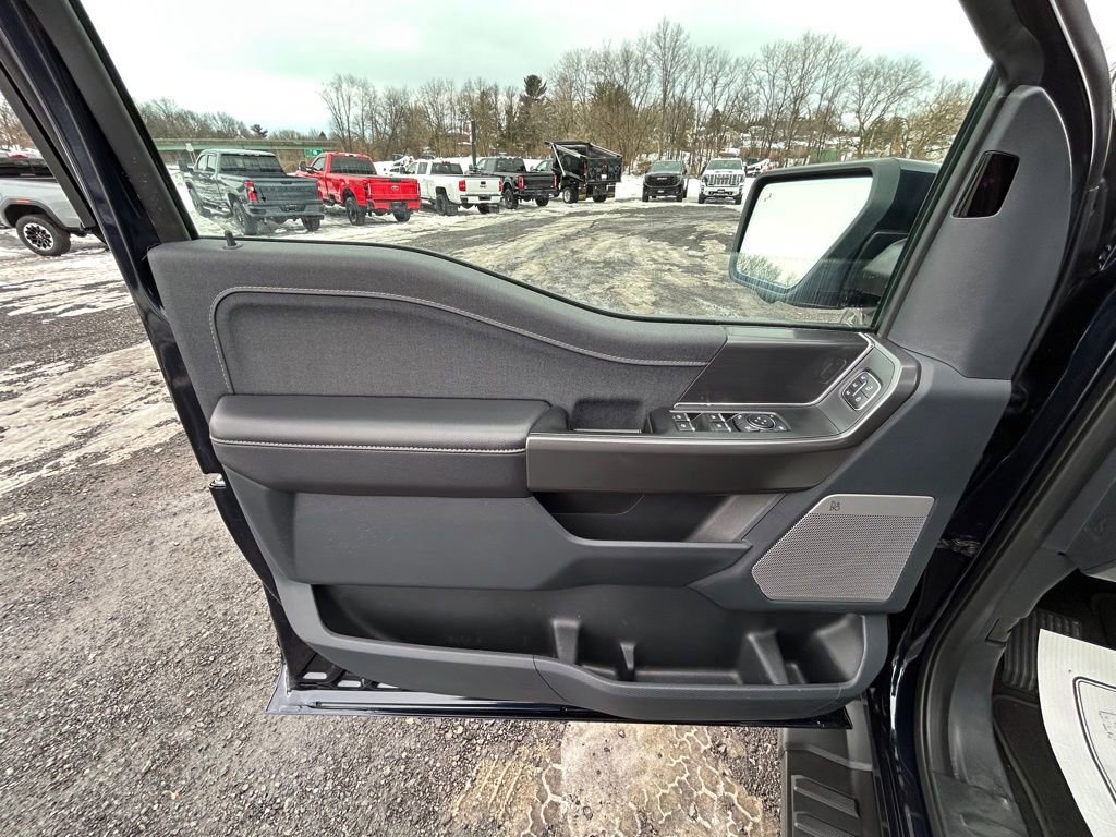 Used 2025 Ford F150 Lariat image 9