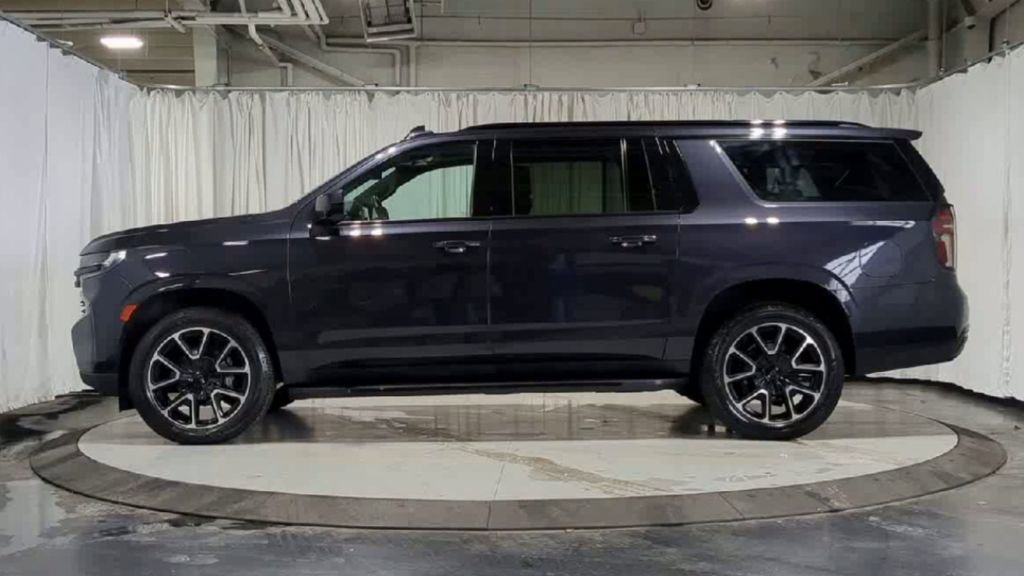 Used 2023 Chevrolet Suburban RST w/ Max Trailering Package image 5