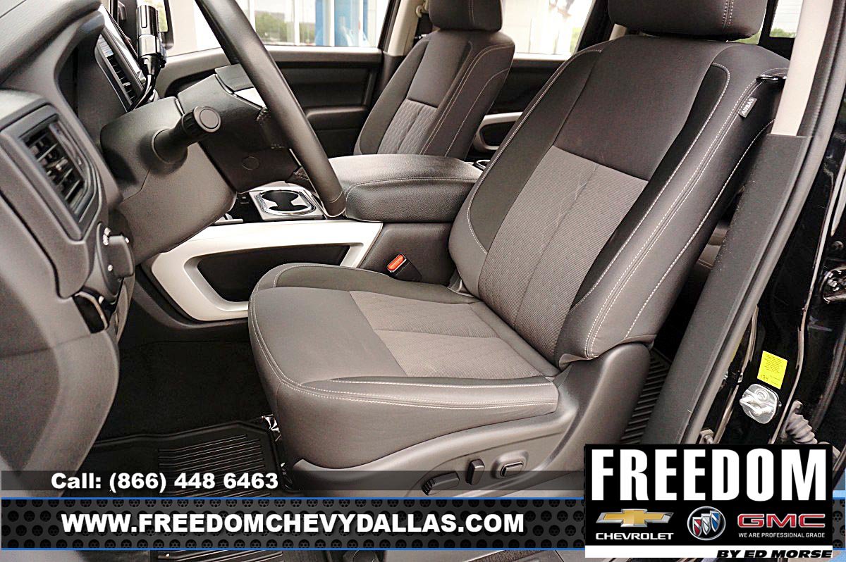 Used 2024 Nissan Titan SV w/ SV Convenience Package AWD/4WD image 9