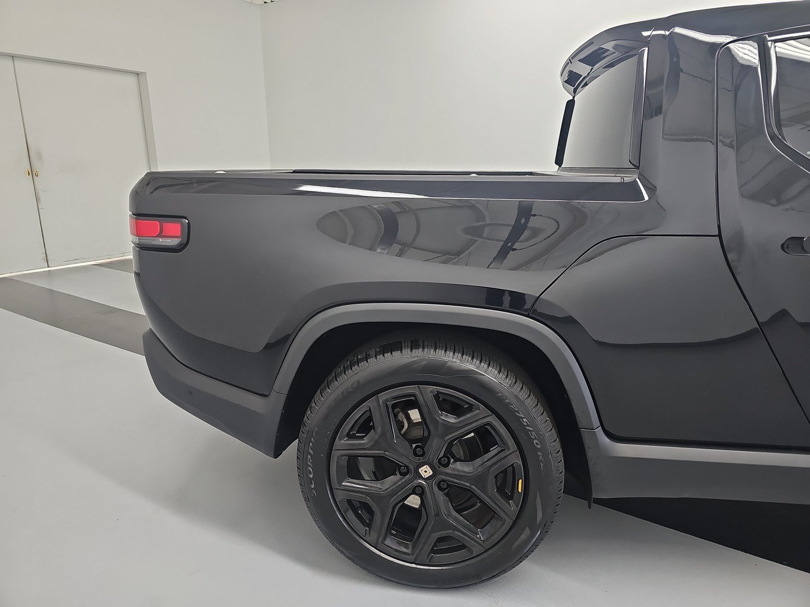 Used 2024 Rivian R1T Adventure AWD/4WD image 33