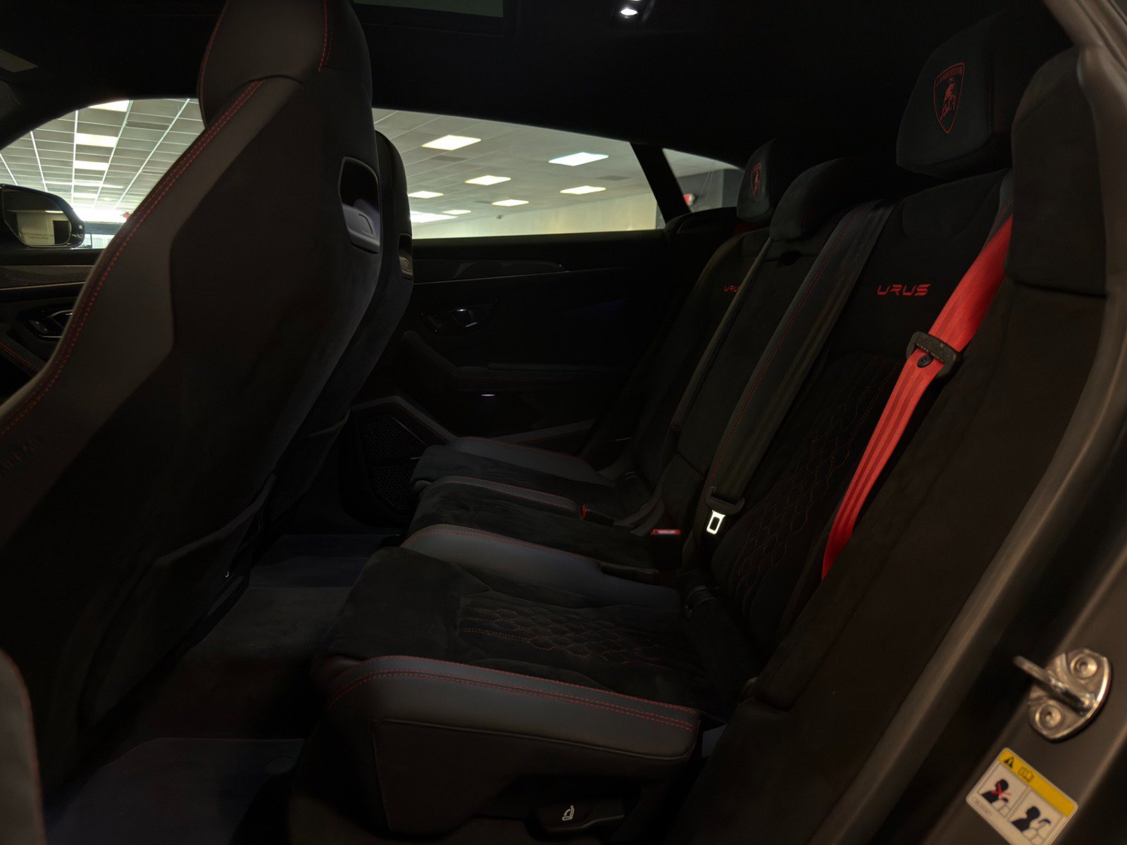 Used 2023 Lamborghini Urus Performante AWD/4WD image 17