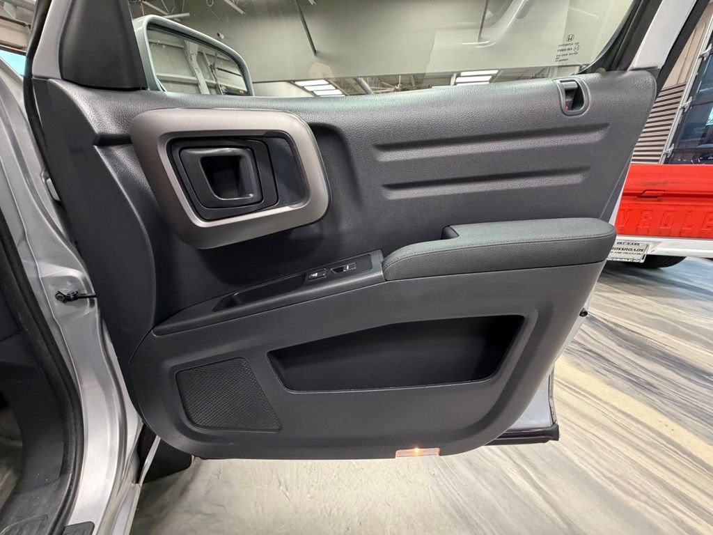Used 2014 Honda Ridgeline RTS image 39