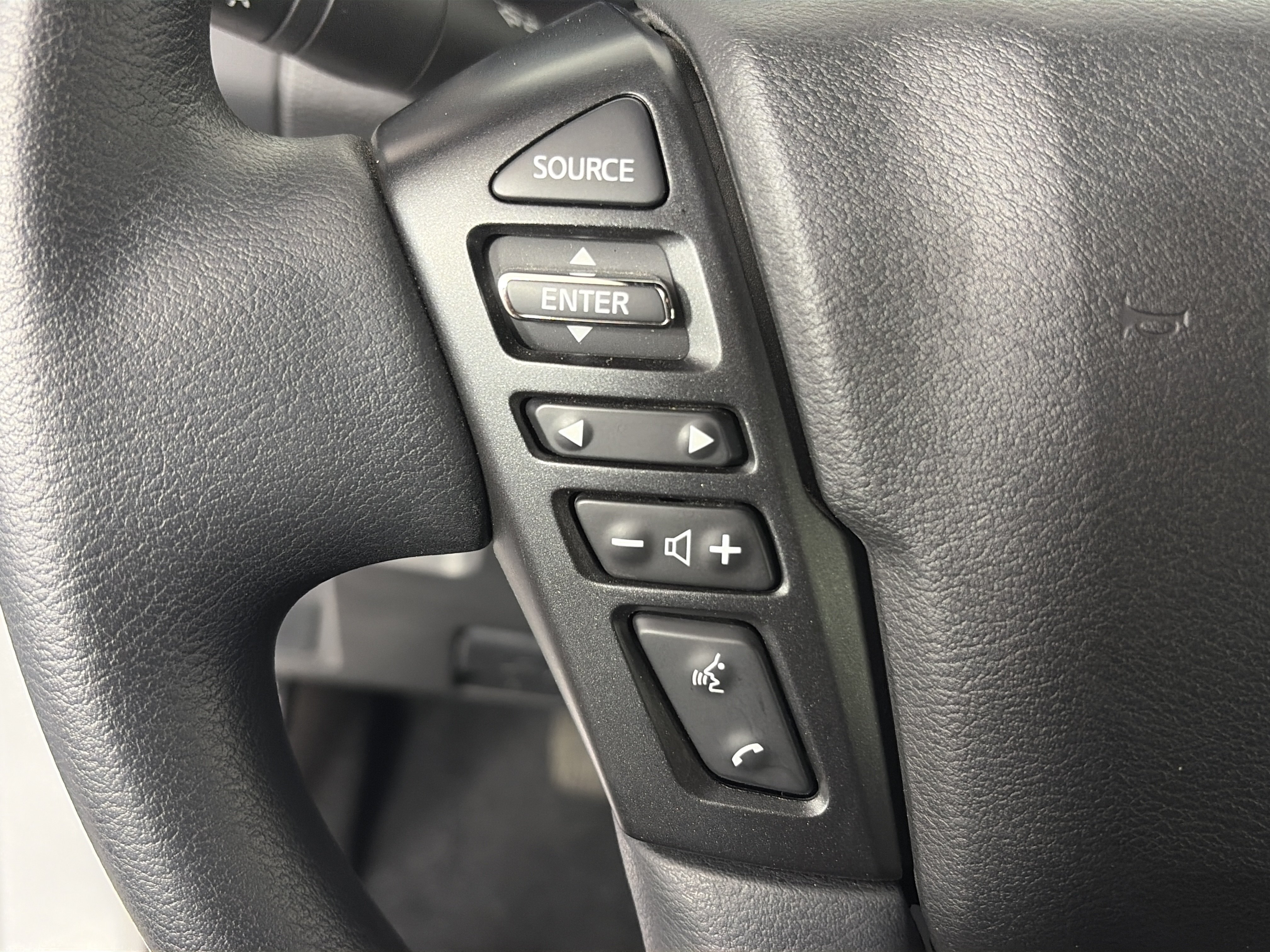 Used 2023 Nissan Frontier SV w/ Midnight Edition Package AWD/4WD image 35