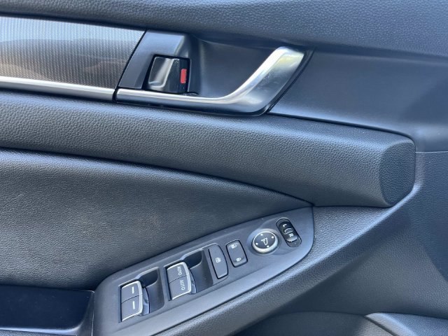Used 2019 Honda Accord Sport image 13