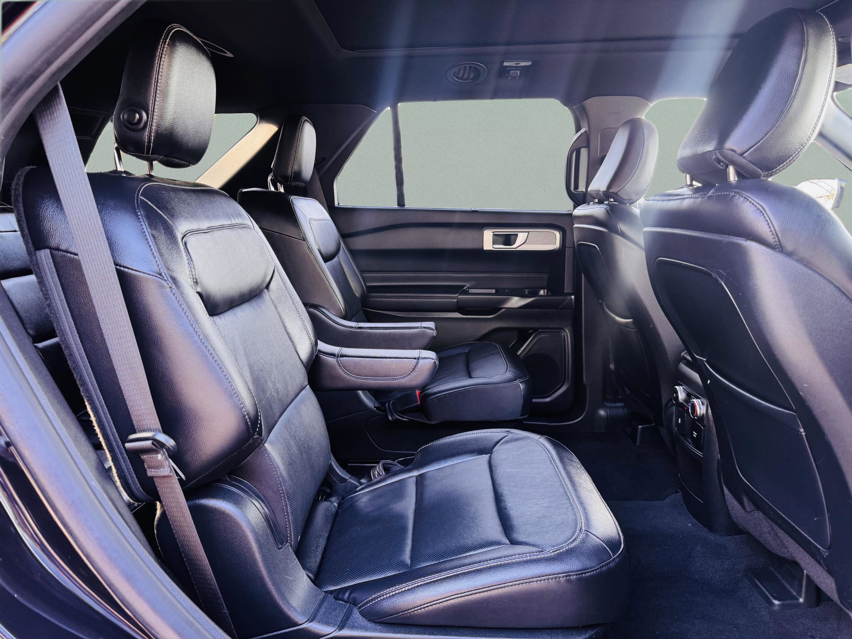 Used 2020 Ford Explorer Limited w/ Class III Trailer Tow Package image 34