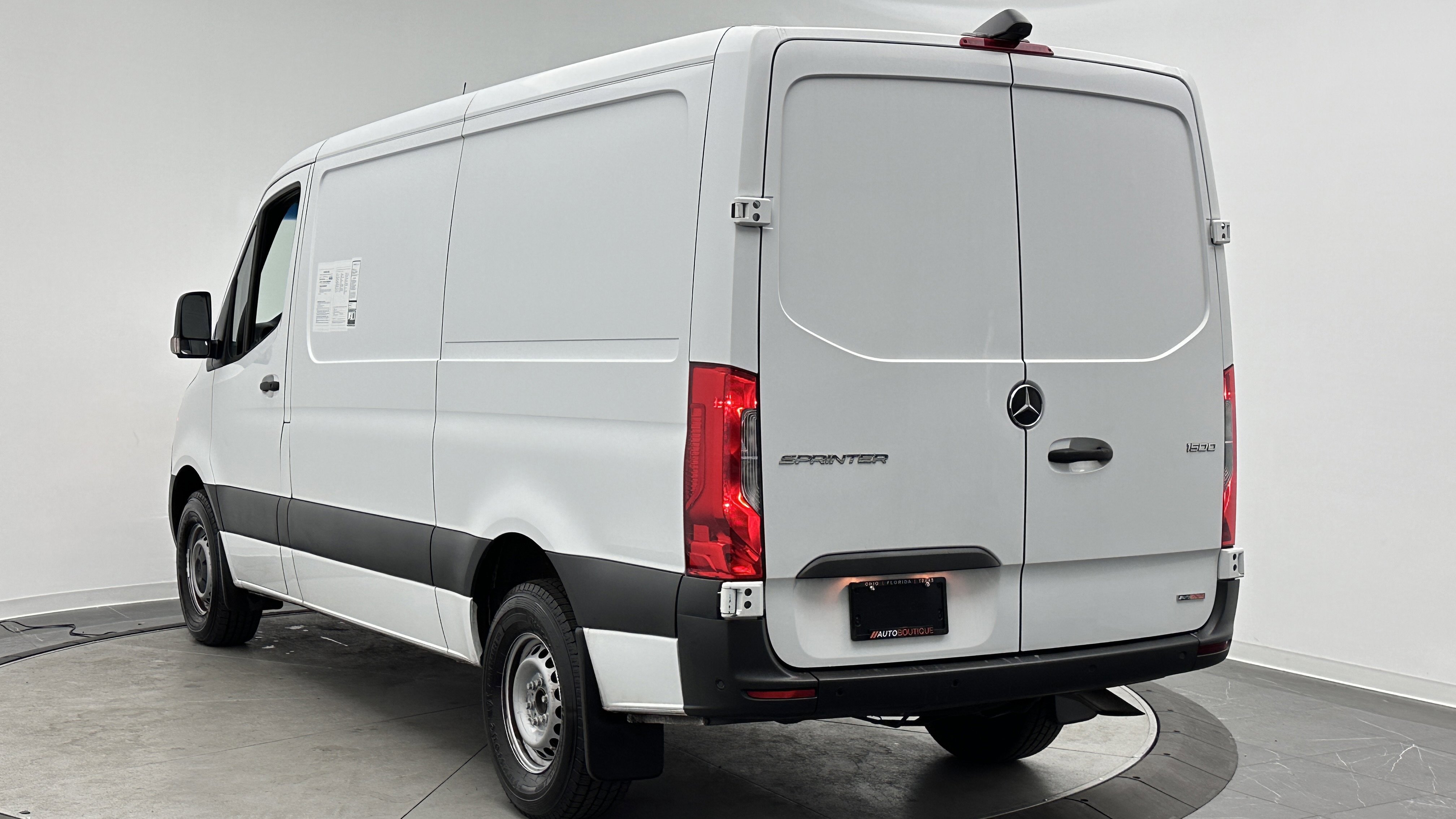 Used 2022 Mercedes-Benz Sprinter 1500 image 5