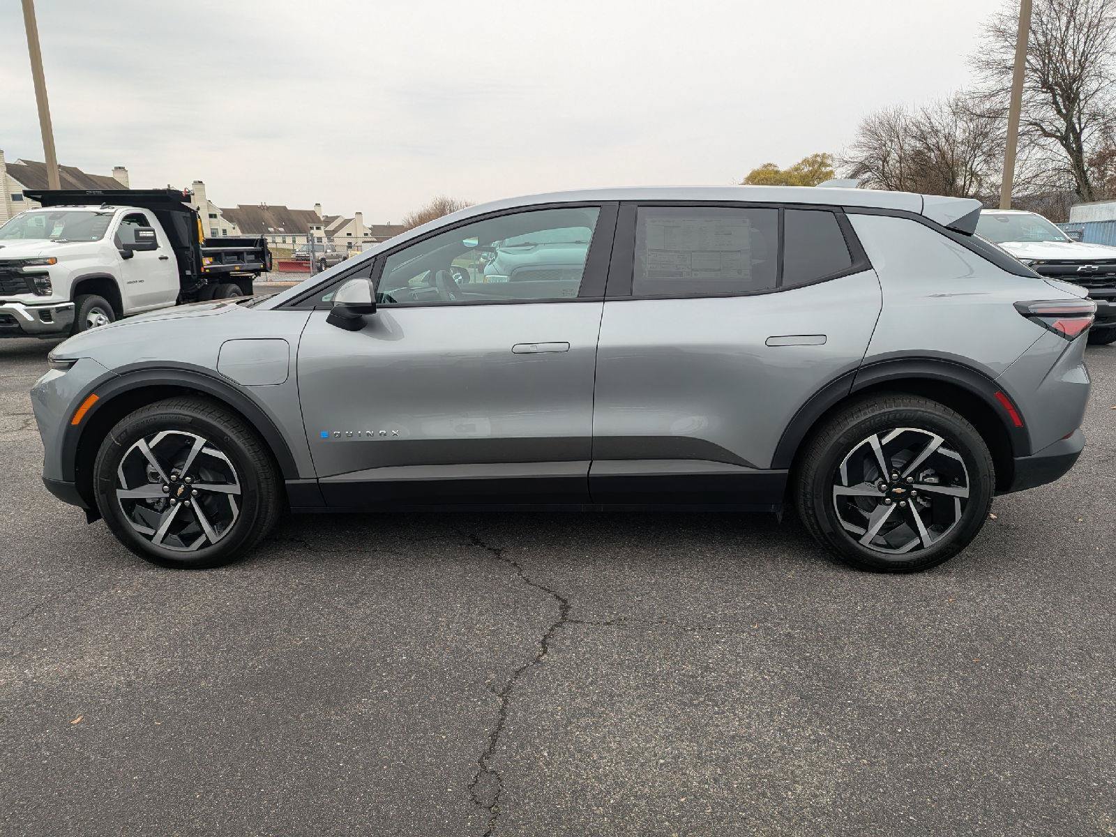 New 2026 Chevrolet Equinox EV LT FWD image 29